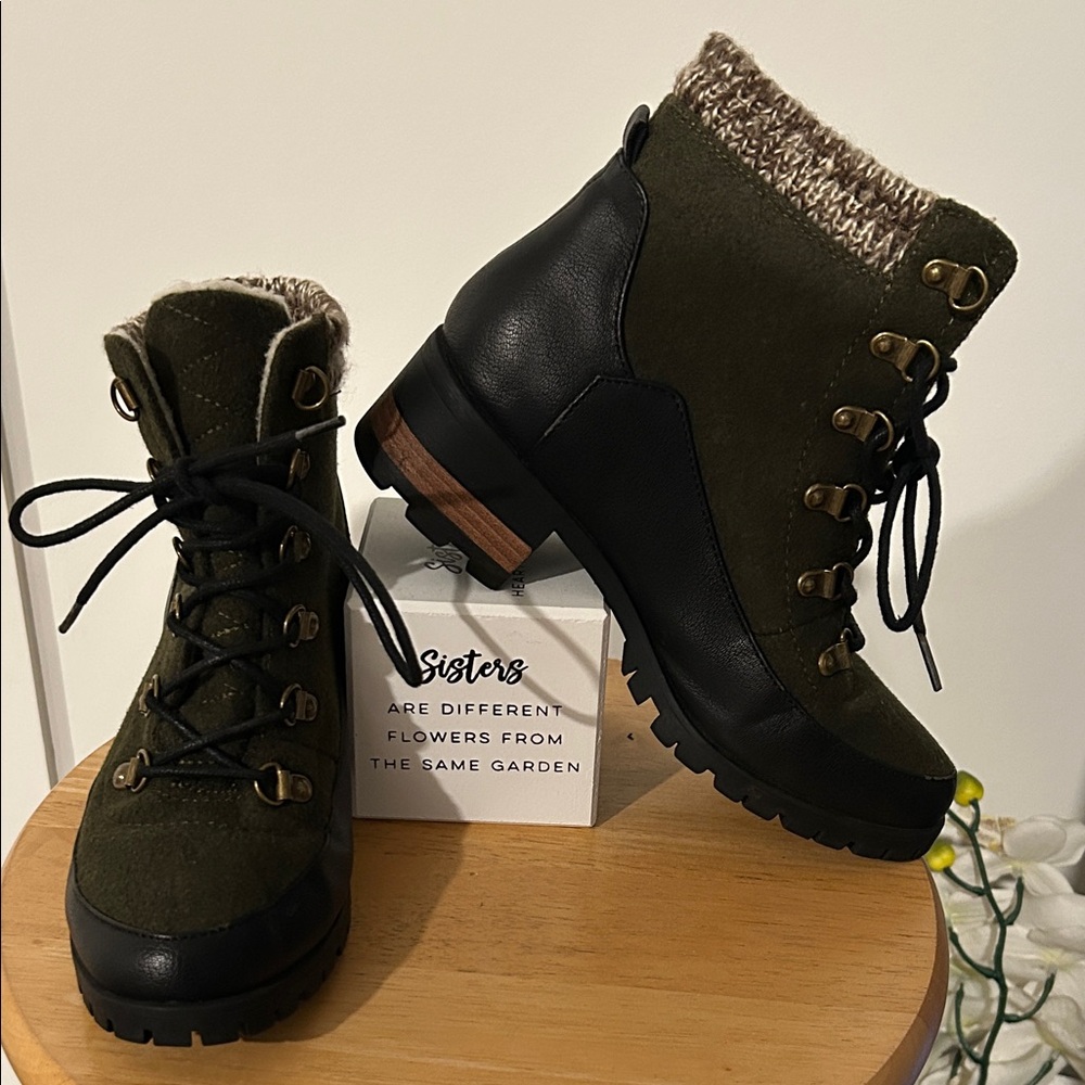 Shoe Dazzle Olive Green Lace-Up Faux Fur Hiking Boots